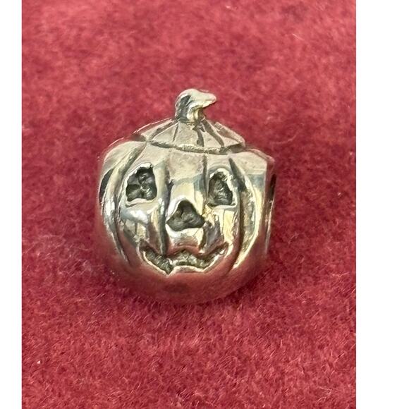 Chamilia Sterling Silver Jack O'lantern Limited Edition Bead Charm #63965 - Picture 1 of 5
